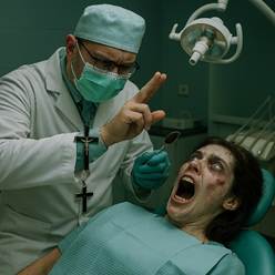 Immagine che contiene Attrezzature mediche, medico, assistenza sanitaria, scena
Il contenuto generato dall'IA potrebbe non essere corretto.